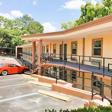Oyo Hotel Tallahassee Downtown Екстериор снимка