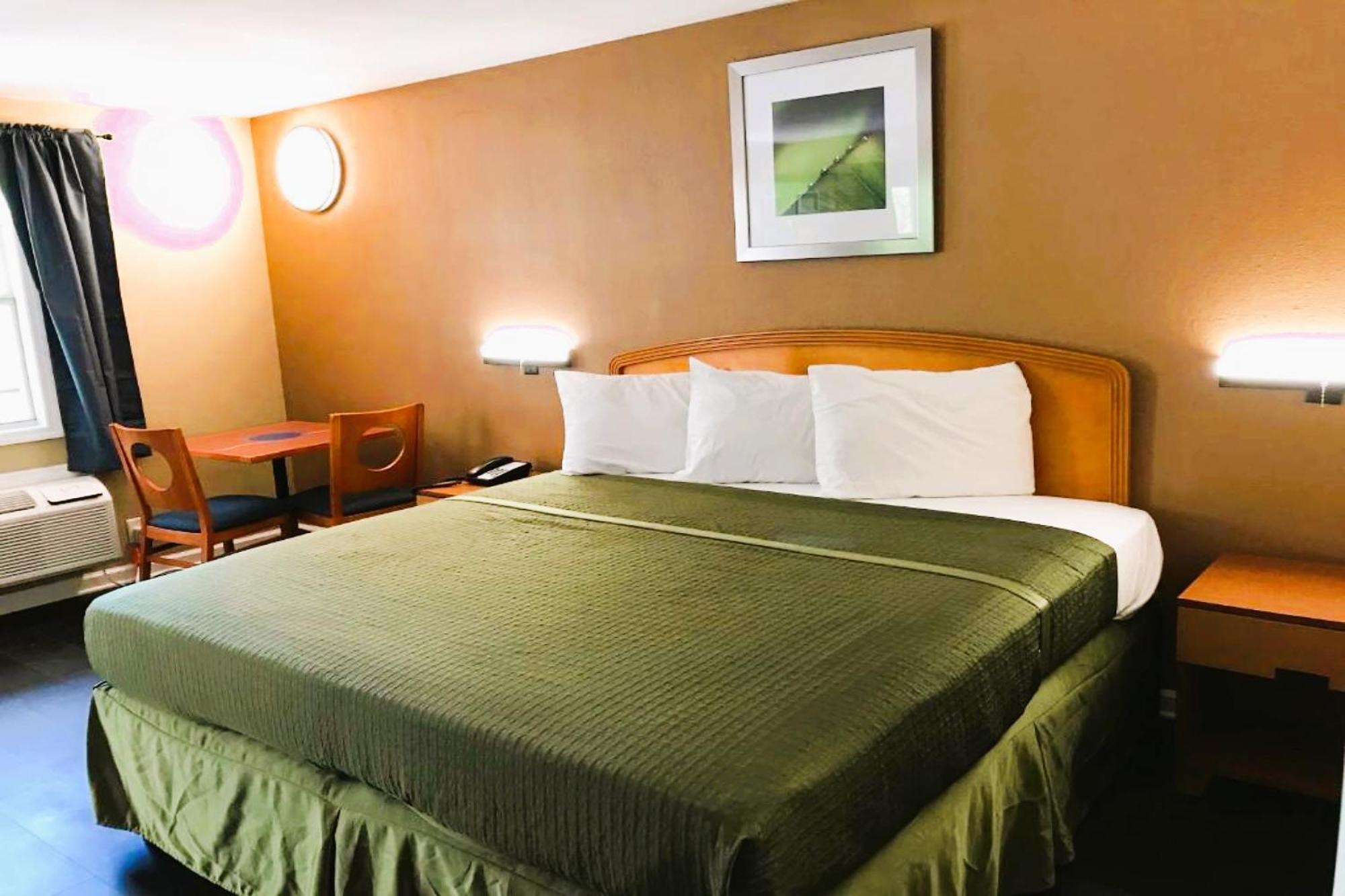 Oyo Hotel Tallahassee Downtown Екстериор снимка