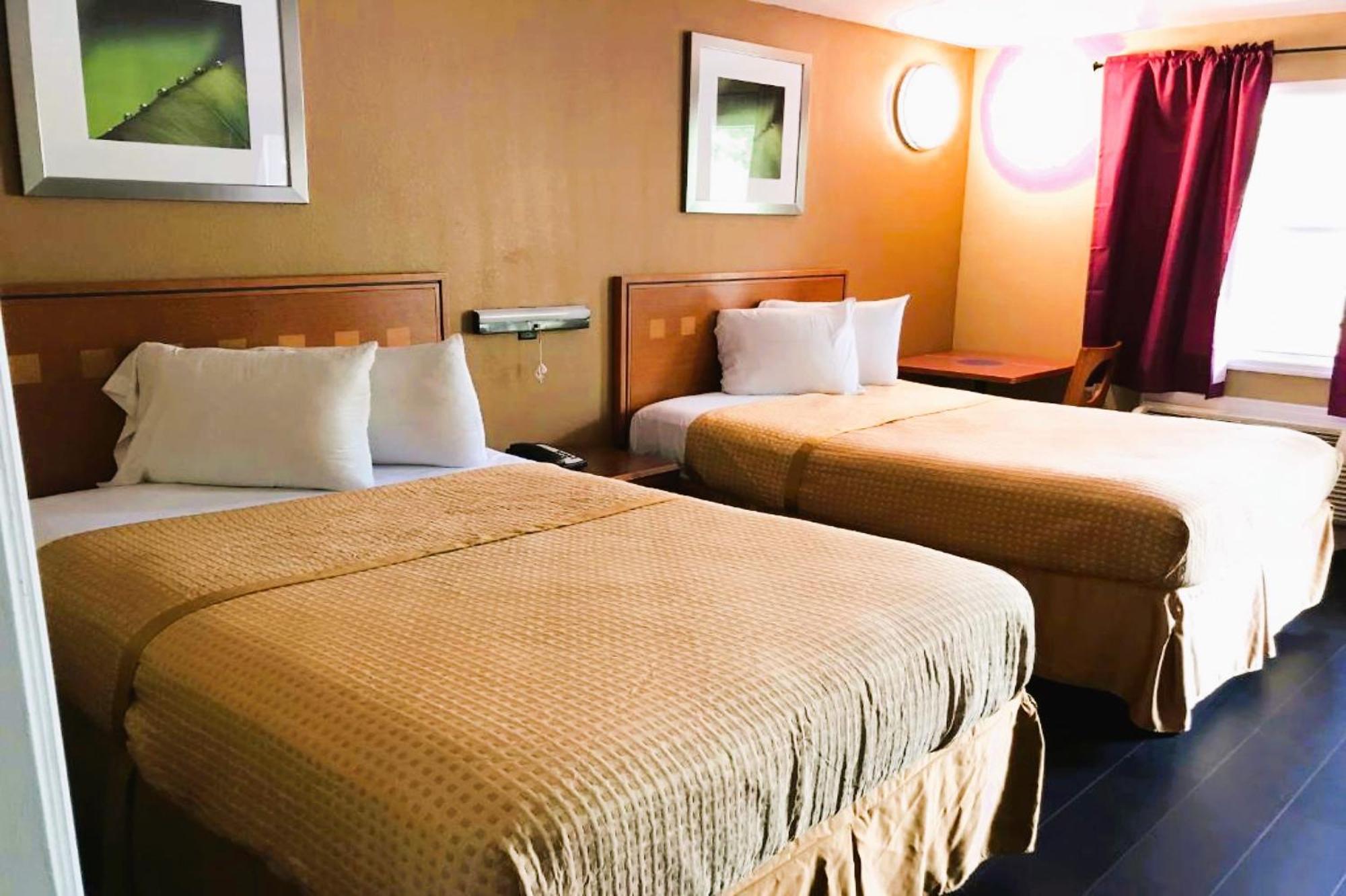 Oyo Hotel Tallahassee Downtown Екстериор снимка