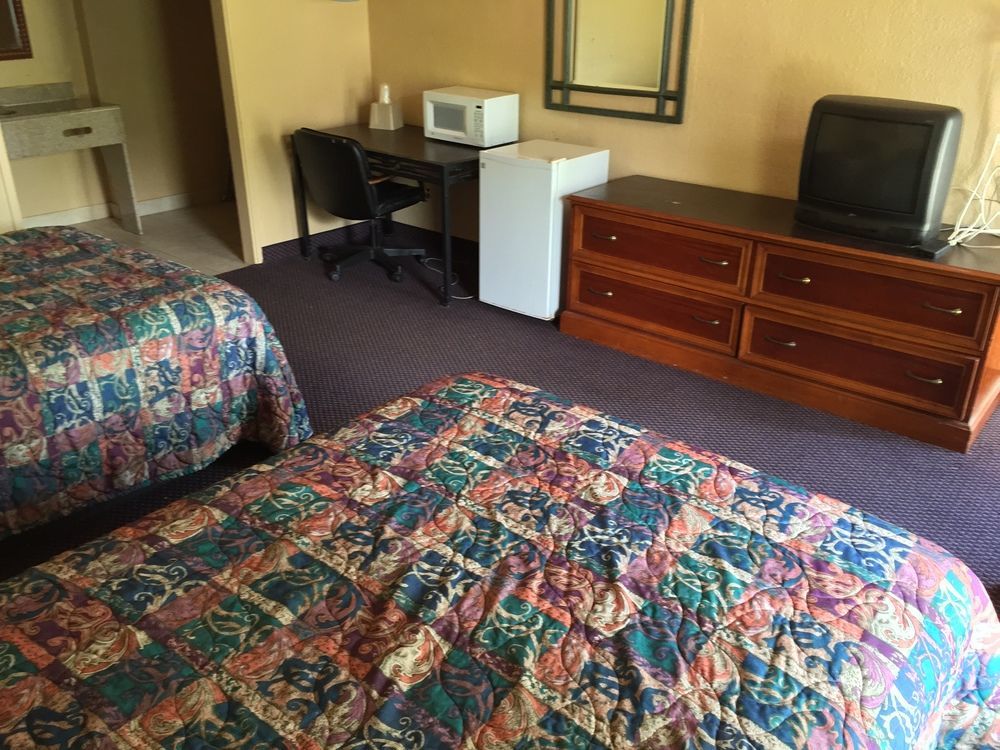 Oyo Hotel Tallahassee Downtown Екстериор снимка