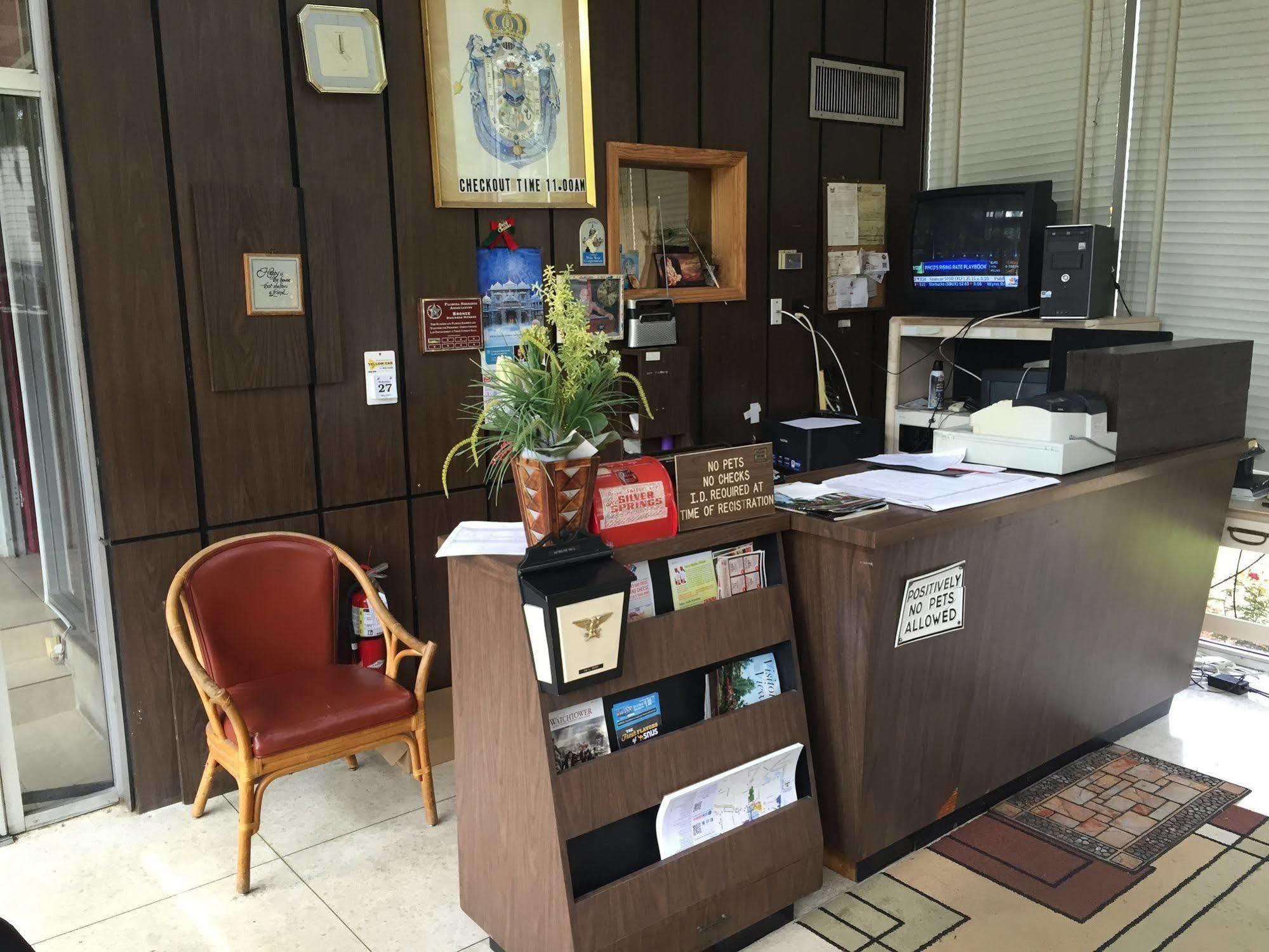 Oyo Hotel Tallahassee Downtown Екстериор снимка